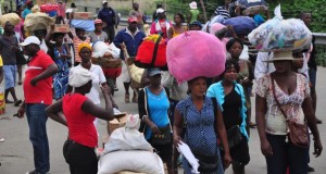 Las autoridades haitianas no impidieron este lunes el paso de productos de RD