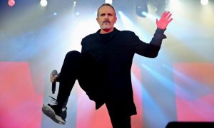 Miguel Bosé: Hoy disqueras tratan los artistas a patadas Miguel Bosé: Hoy disqueras tratan los artistas a patadas