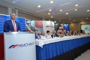 Ministro Hacienda dice riesgo economía es la gran evasión fiscal, no la deuda