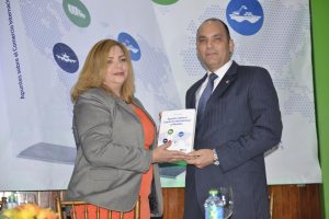 DGA pone a circular obra sobre “Comercio Internacional y Aduanas”