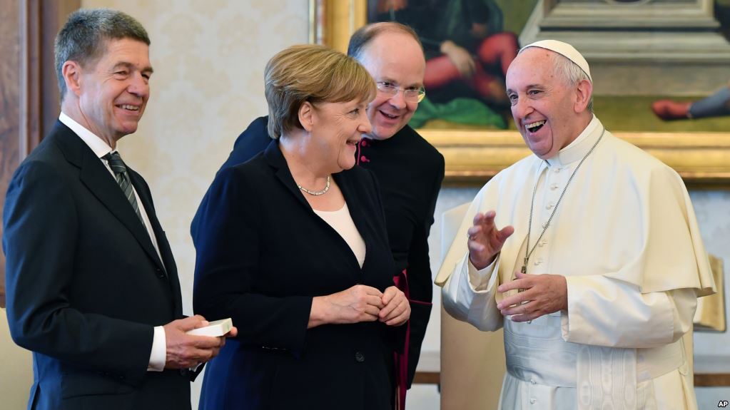 ROMA: Papa insta a Merkel luchar por Acuerdo París imagen