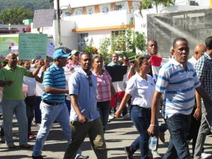 BARAHONA: Profesores rechazan multa $50 mil diario