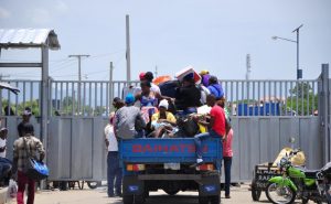 Migración dice centenar de haitianos regresó «voluntariamente» a su país