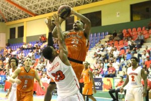 Indios de SFM vencen a Leones en la LNB Banreservas