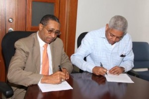 SC: Alcaldía y UNEFA firman acuerdo para otorgar becas a jóvenes