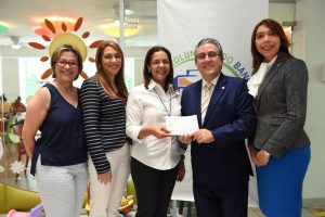 BC entrega donación a fundación contra el cáncer BC entrega donación a fundación contra el cáncer