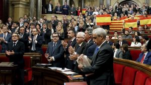 ESPAÑA: El Parlament declara la independencia de Cataluña