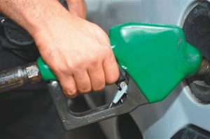 Mayoría combustibles bajaron entre RD$1.00 y RD$2.00 a partir sábado