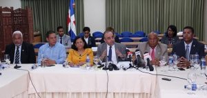 Comisión Bicameral aprueba elevar a un 50% cuota femenina en nivel municipal Comisión Bicameral aprueba elevar a un 50% cuota femenina en nivel municipal