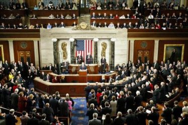 Congreso daría a Trump nuevas  facultades de imponer aranceles
