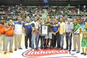 Dosa y Enriquillo ganan en baloncesto superior de La Vega