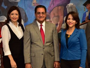 Claro conecta estudiantes meritorios a la tecnología