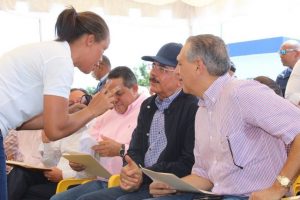 BANI: Gobierno financia producción de agricultores de Las Calderas