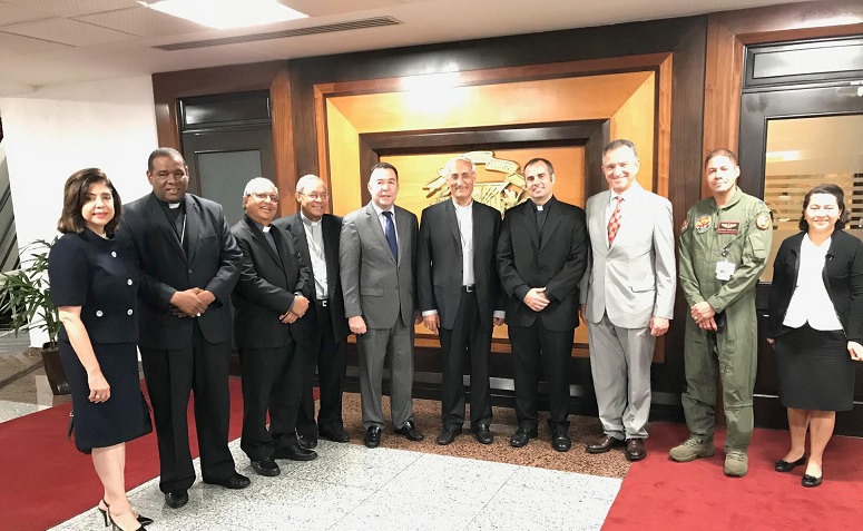 Arriba a RD nuevo nuncio del papa imagen