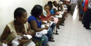 Proponen un acuerdo que permita haitianas den a luz en Dominicana