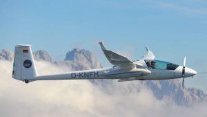 Planeador volará a RD para promover turismo aviación