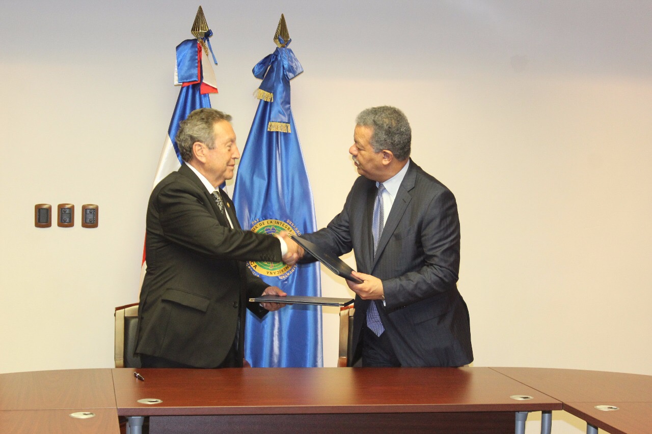 EL SALVADOR: Leonel Fernández y SICA suscriben memorándum imagen