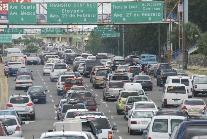 Dudan que INTRANT logre resolver problema del caótico tránsito en SD imagen