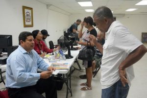 P. RICO: Dominicanos regresan en masa a su país tras azote de María