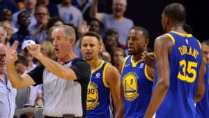 Curry multado con $50 mil dólares Curry multado con $50 mil dólares