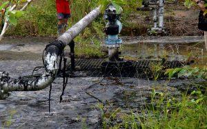 Hallan petróleo en dos provincias del Sur de la República Dominicana