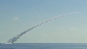 Submarinos rusos lanzan 10 misiles de crucero contra el Estado Islámico
