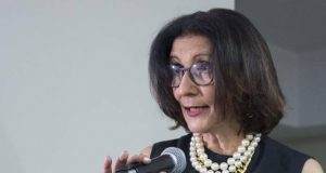 Johanne Goede presenta libro “Luna, antología del placer II”