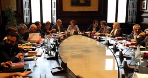 Justicia suspende pleno Parlamento catalán que podría declarar independencia