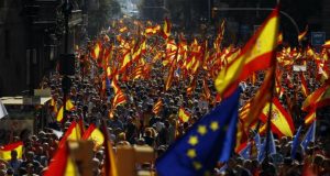 Miles marcharon en Barcelona contra independencia de Cataluña