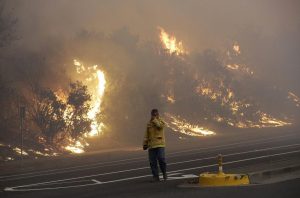 CALIFORNIA: Vicepresidente promete ayudar afectados incendios