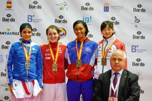 Thalía Terrero gana bronce en Mundial Junior de Karate Thalía Terrero gana bronce en Mundial Junior de Karate