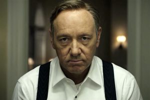 Arrecian críticas a Kevin Spacey por forma admitió su homosexualidad