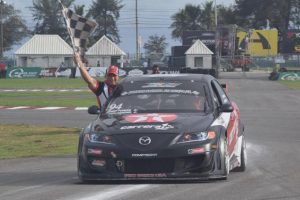 Kleinubing y Formal se llevan honores en el Toyota Grand Prix Kleinubing y Formal se llevan honores en el Toyota Grand Prix