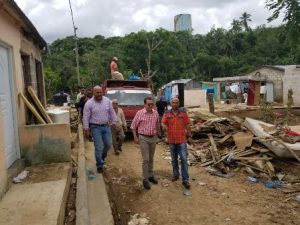 Ito Bisonó recorre zonas afectadas por huracán en El Seibo y entrega donativos Ito Bisonó recorre zonas afectadas por huracán en El Seibo y entrega donativos