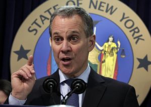 Fiscal Schneiderman alerta «dreamers» sobre estafadores