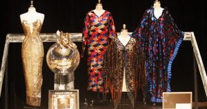 Icónicos vestidos de Celia Cruz se exhiben por primera vez en RD Icónicos vestidos de Celia Cruz se exhiben por primera vez en RD