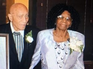 Asaltan pareja envejeciente y matan esposo a golpes Asaltan pareja envejeciente y matan esposo a golpes