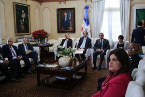 Representantes entidades educativas presentan avances al Presidente