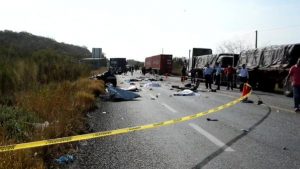 MEXICO: Mueren diez personas en accidente de carretera