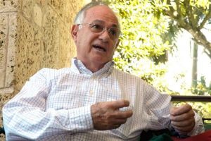 Lamenta no haya mención de Balaguer en ningún área de Plaza de la Salud