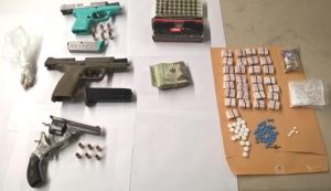 Policía NY continúa incautando armas y drogas en barrios dominicanos Policía NY continúa incautando armas y drogas en barrios dominicanos