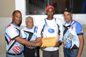 Francisco Vásquez gana maratón La Vega-Moca-La Vega Francisco Vásquez gana maratón La Vega-Moca-La Vega