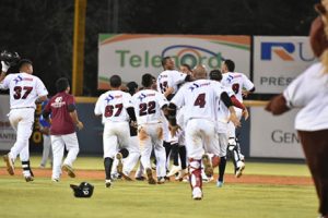 Gigantes derrotan a las Estrellas, Leones vencen Toros, Aguilas ganan