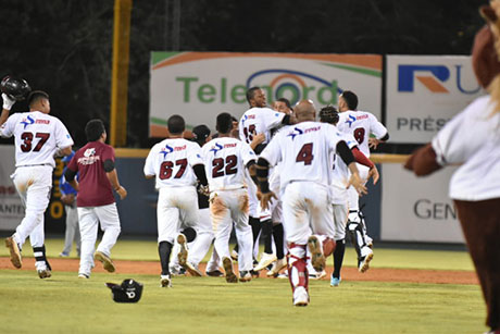 Gigantes derrotan a las Estrellas, Leones vencen Toros, Aguilas ganan imagen