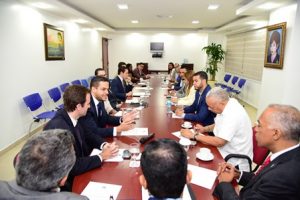 Jóvenes empresarios y diputados buscan mecanismos de colaboración