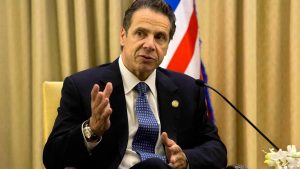 Nueva York prohíbe uso de armas a condenados por violencia doméstica