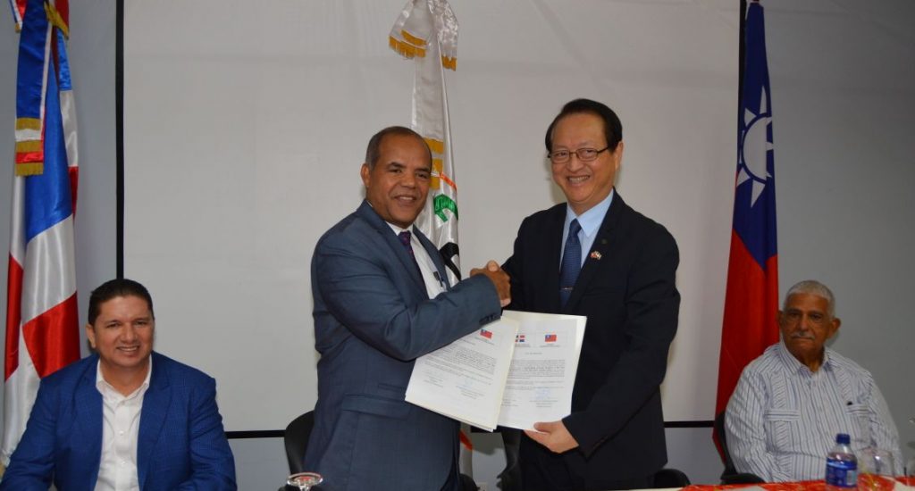 FEDA y Embajada de Taiwán impulsan industria del Bambú en RD imagen