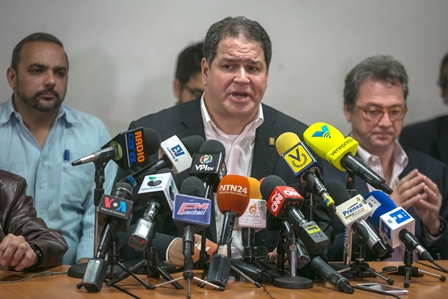 Oposición venezolana dice negociación con el Gobierno «está moribunda» imagen