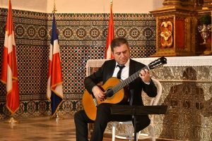 Guitarrista de Malta deleita a Países Mancomunidad
