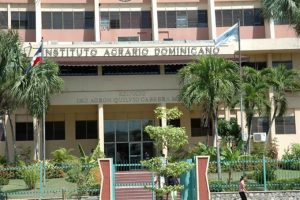 LA ROMANA: Entregan 4.5 millones de pesos a 85 productores zafra cañera